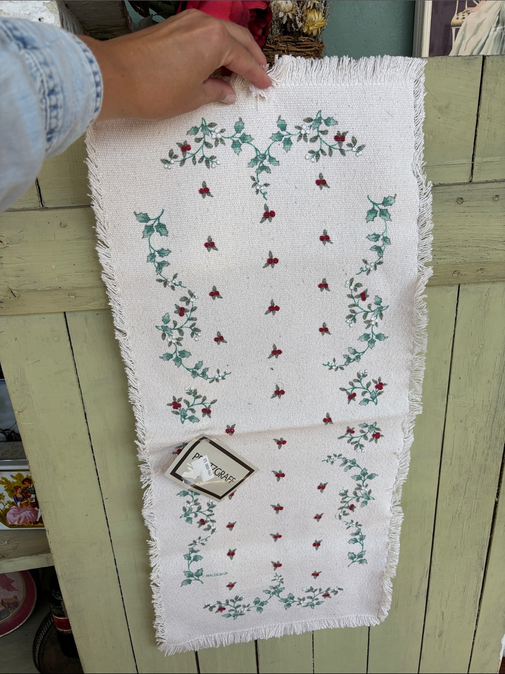 Vintage 1992 Pfaltzgraff holiday table runner